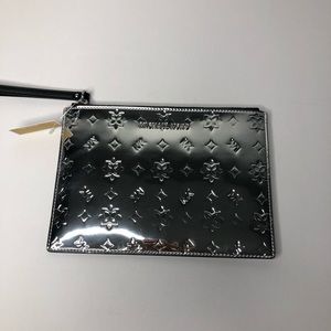 Michael Kors Jet Set Travel XL Zip Clutch Wristlet